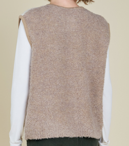 Fuzzy Contrast Vest