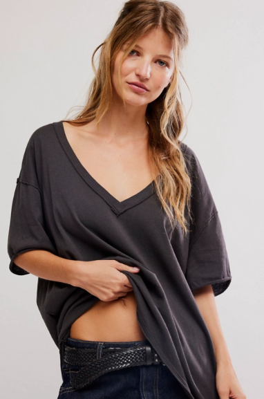 Nina Tee